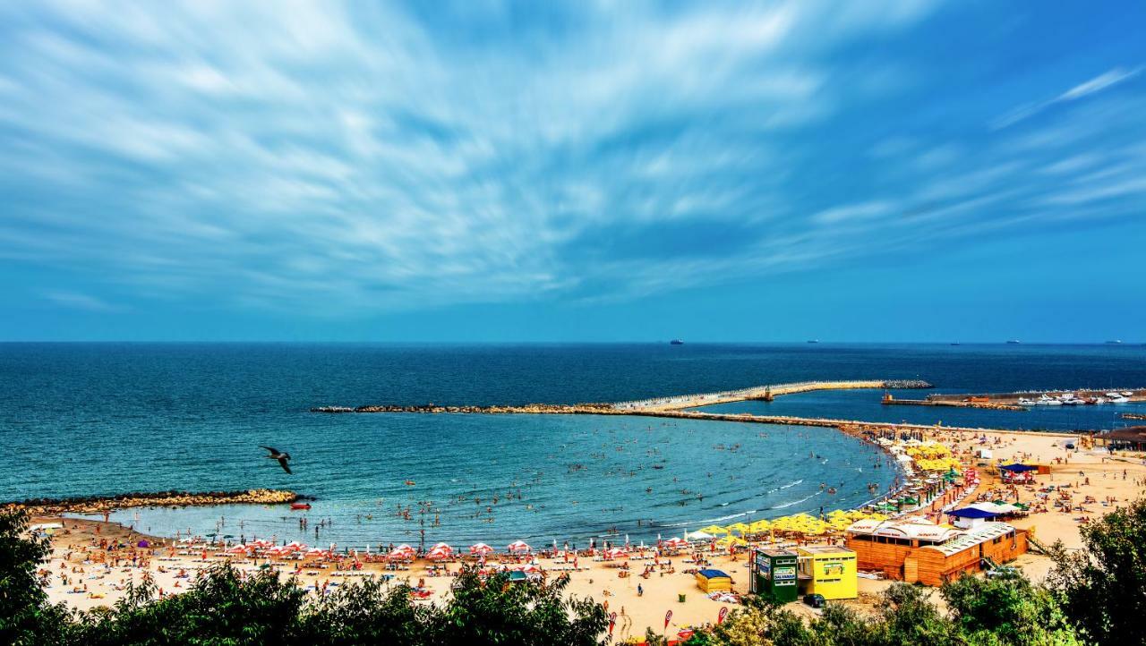 Central 1Br Apt Walk To Beach & Old Town Sol Констанца Екстериор снимка