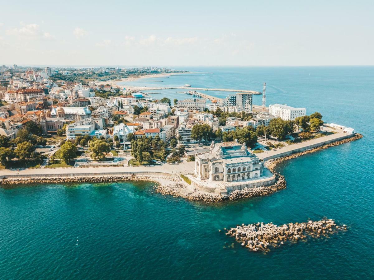 Central 1Br Apt Walk To Beach & Old Town Sol Констанца Екстериор снимка